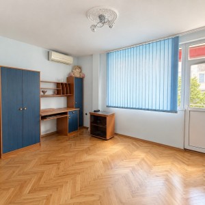 Тристаен апартамент в гр. Габрово (Габрово)