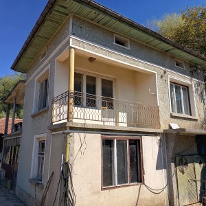 Къща в с. Драгановци (Габрово)