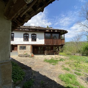 Къща в с. Кметовци (Габрово)