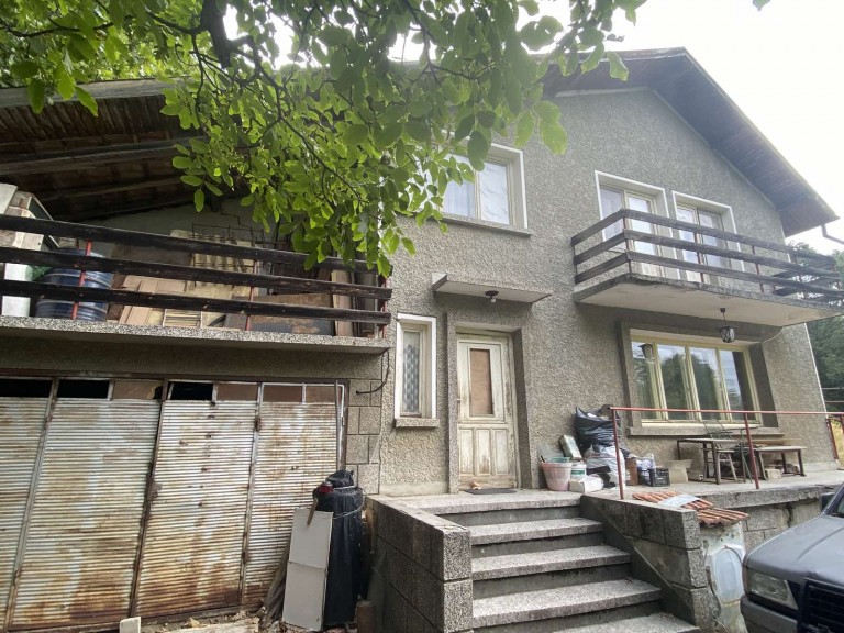 Къща в с. Лоза (Габрово)